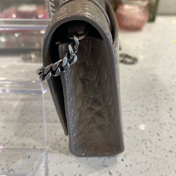 💯 Authentic Balenciaga Wallet & Chain with Shoulder Strap Shiny Embossed - Picture 4 of 11